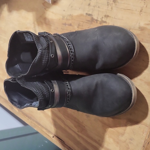 S.O Black Ankle Boots size 8 - Picture 2 of 3